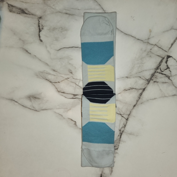 Mens On Running Performance High Crew Running Socks - Picture 4 of 5